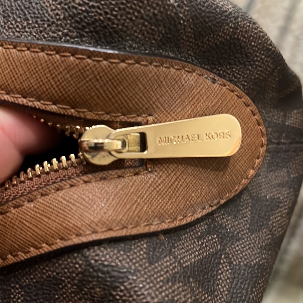 Authentic Michael Kors - Picture 3 of 9